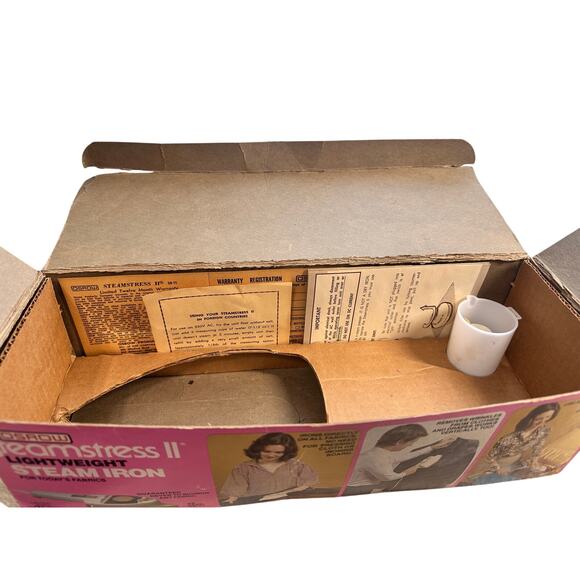 Vintage OSROW Steamstress II Lightweight Steam Iron -w/Box & Cup - WORKS! - Picture 6 of 7